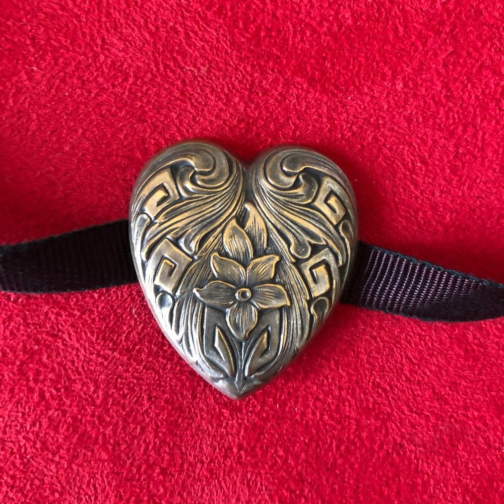 VINTAGE SILVERPLATE HEART SHAPED BUTTON COVER, ROMANTIC VICTORIAN FLORAL MOTIF